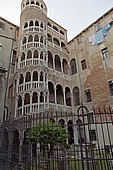 Scala Contarini del Bovolo, Venice